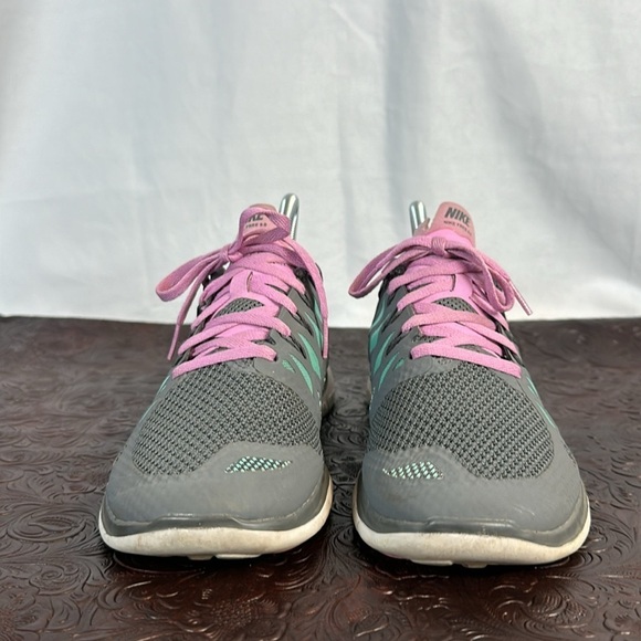 NIKE FREE RUNS 5.0 SIZE(7.5) - Picture 2 of 6